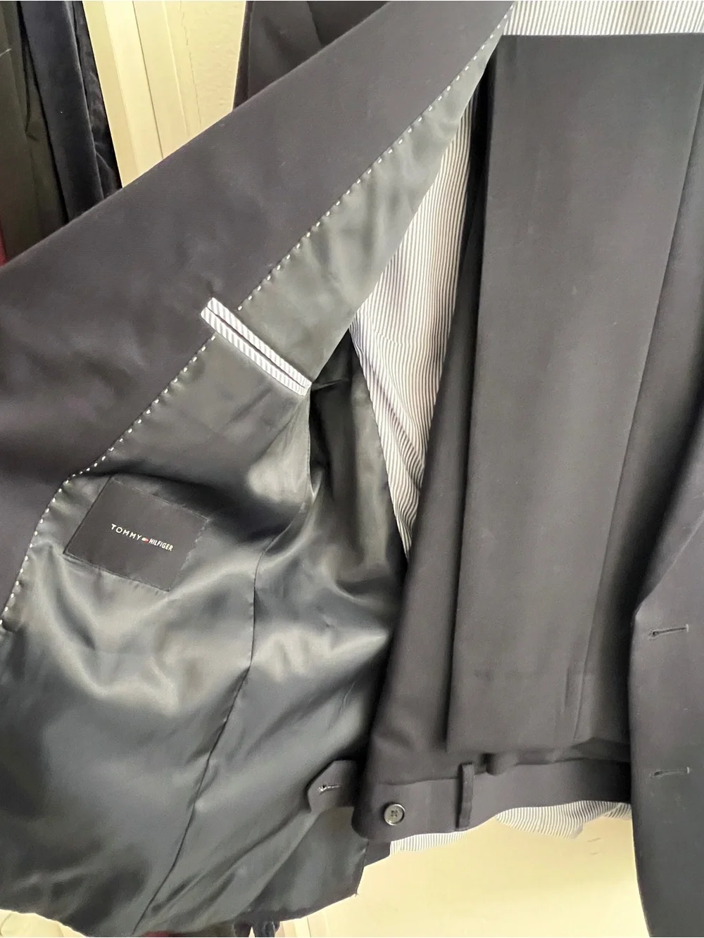 Tommy Hilfiger Men's Navy Blue Two-Button Suit Jacket